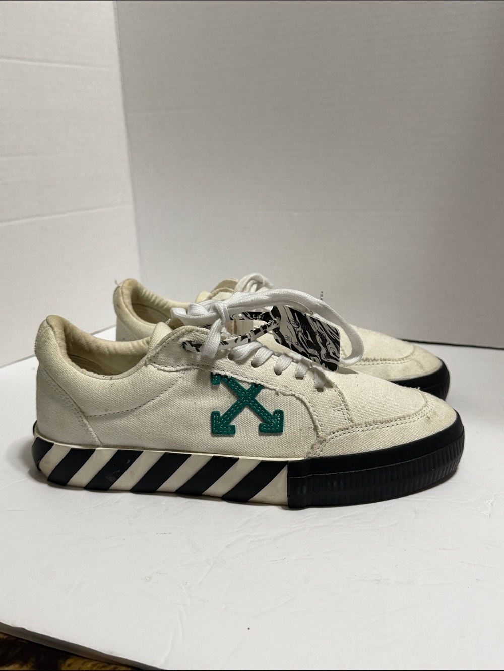 Off white canvas sneakers Size 50/US 9 (Need TLC)
